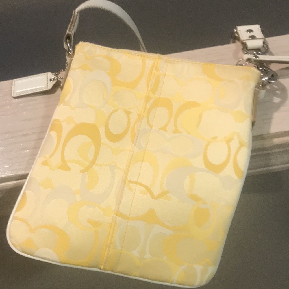 Coach yellow mini crossbody handbag - Picture 2 of 3